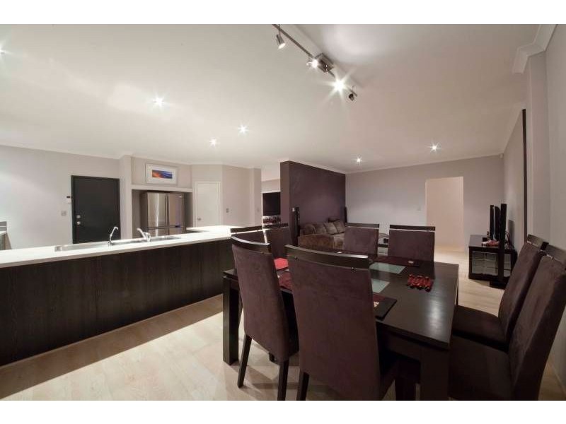 23 Willerin Loop, Success WA 6164