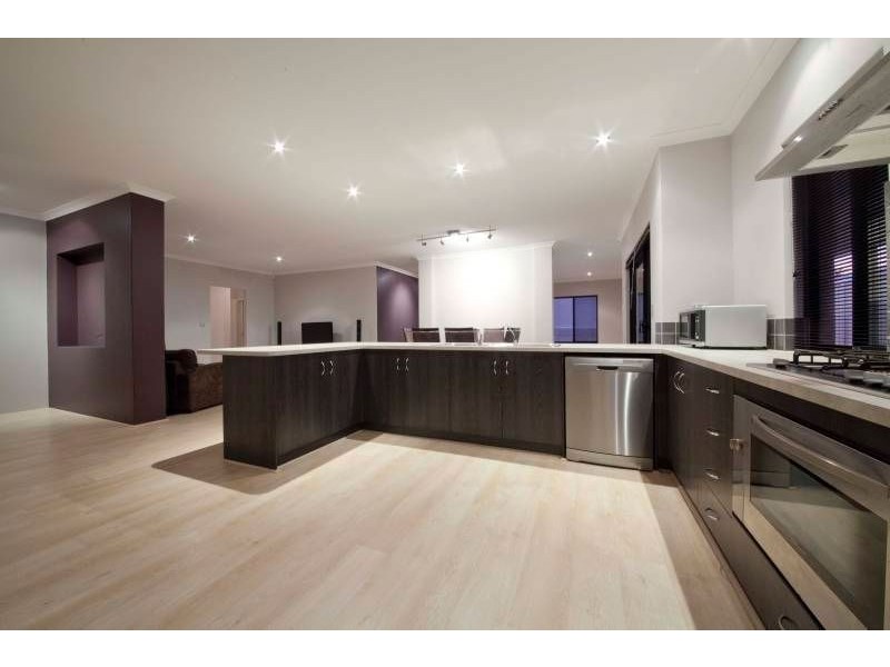 23 Willerin Loop, Success WA 6164