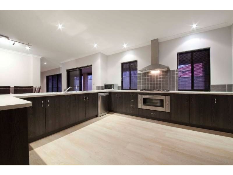 23 Willerin Loop, Success WA 6164