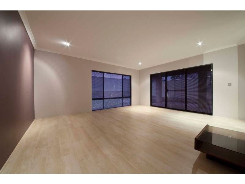 23 Willerin Loop, Success WA 6164