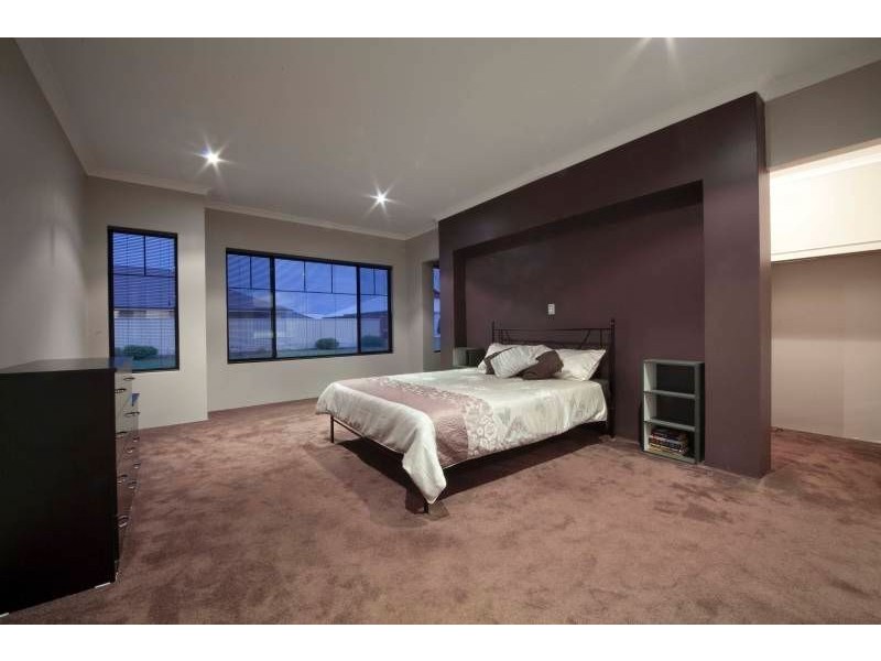 23 Willerin Loop, Success WA 6164