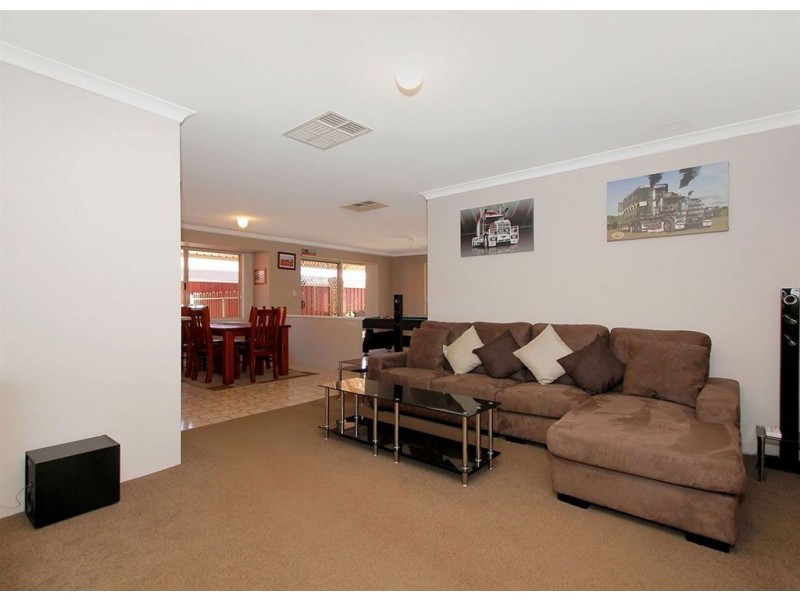 27 Veneta Circuit, Atwell WA 6164