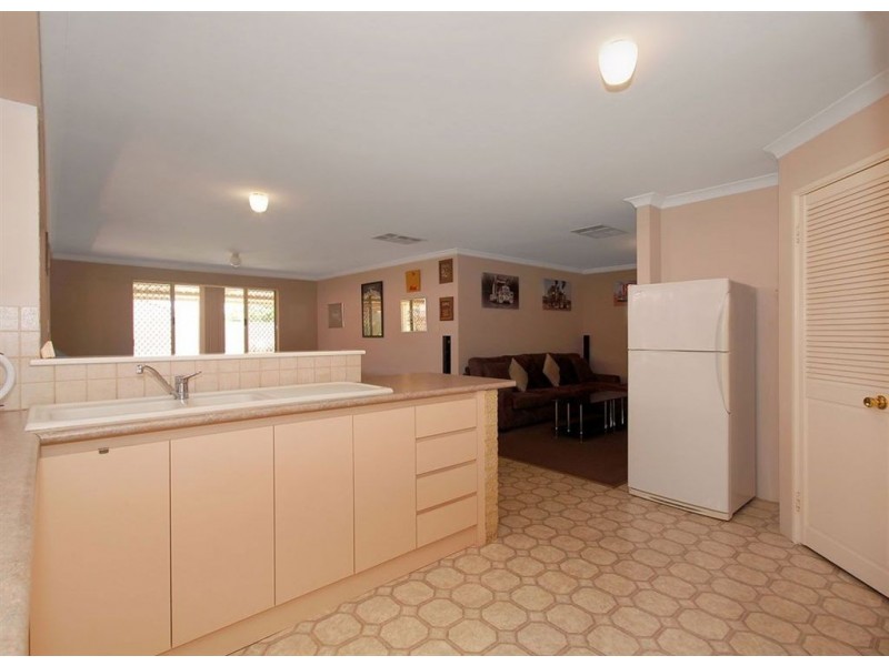 27 Veneta Circuit, Atwell WA 6164