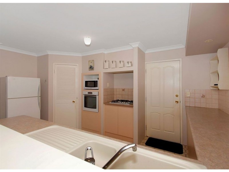 27 Veneta Circuit, Atwell WA 6164