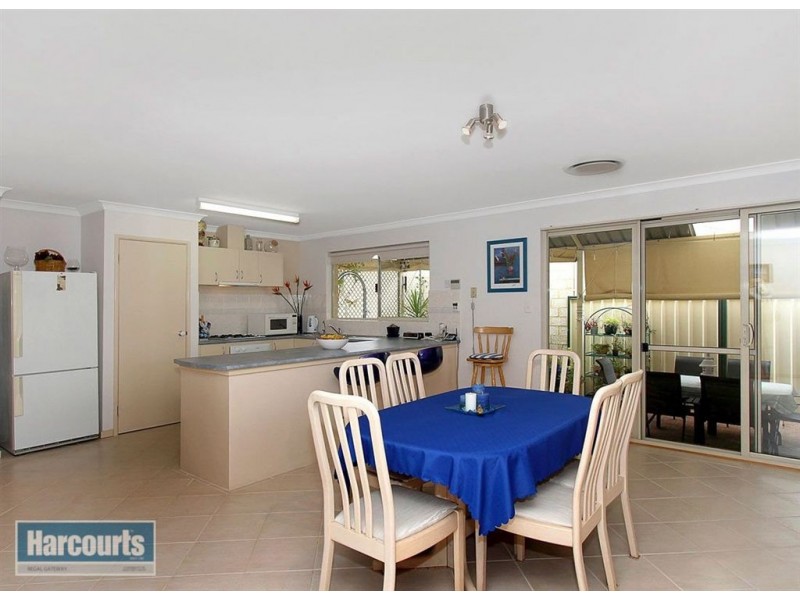 11 Village Lane, Success WA 6164