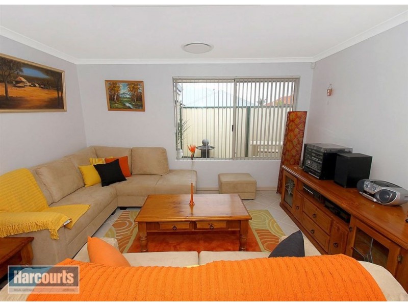 11 Village Lane, Success WA 6164