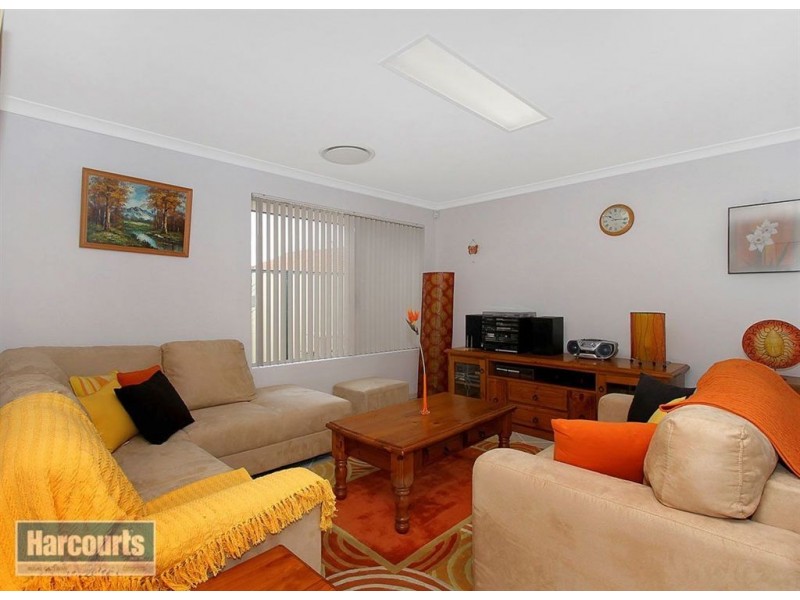 11 Village Lane, Success WA 6164