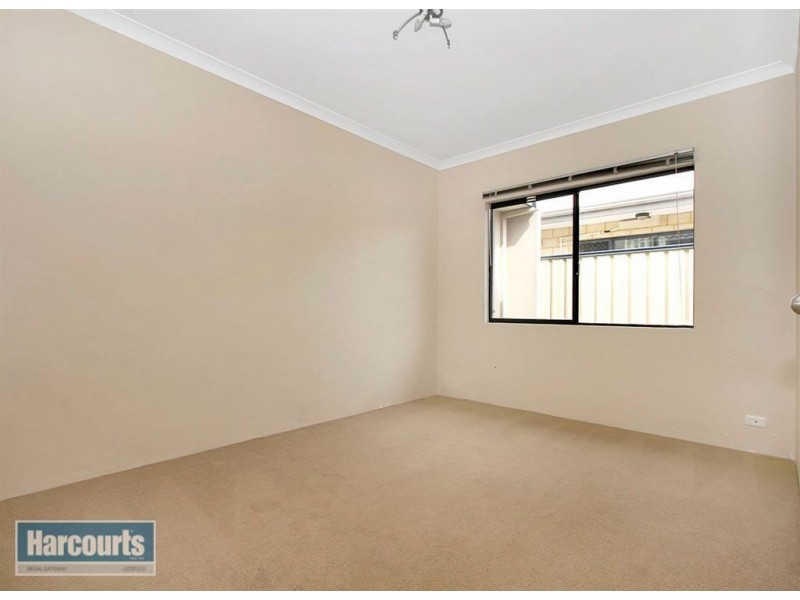 25 Georgia Way, Success WA 6164