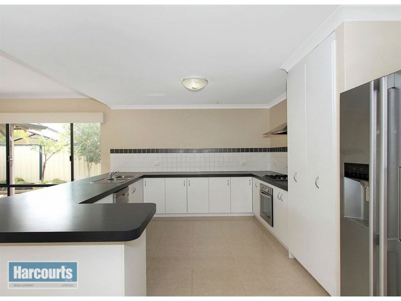 25 Georgia Way, Success WA 6164