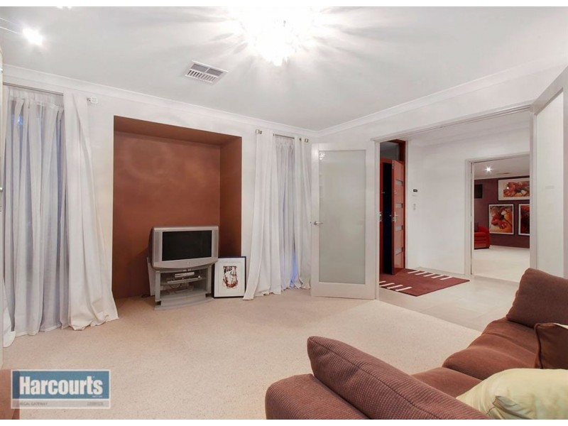 1 Treeline Parade, Southern River WA 6110