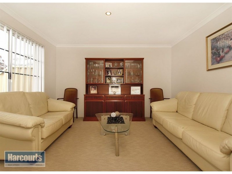 17 Essence Bend, Atwell WA 6164
