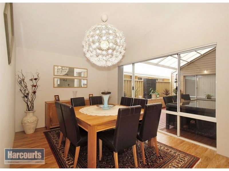 17 Essence Bend, Atwell WA 6164
