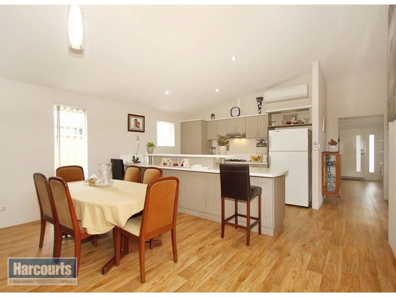 17 Essence Bend, Atwell WA 6164