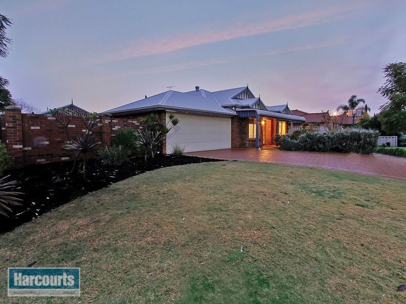 8 Saint Claire Gardens, Atwell WA 6164