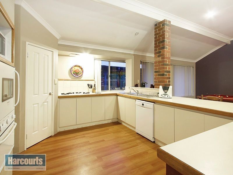 8 Saint Claire Gardens, Atwell WA 6164