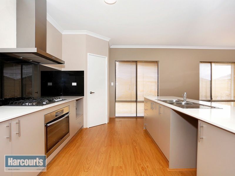 14 Hartz Way, Wandi WA 6167