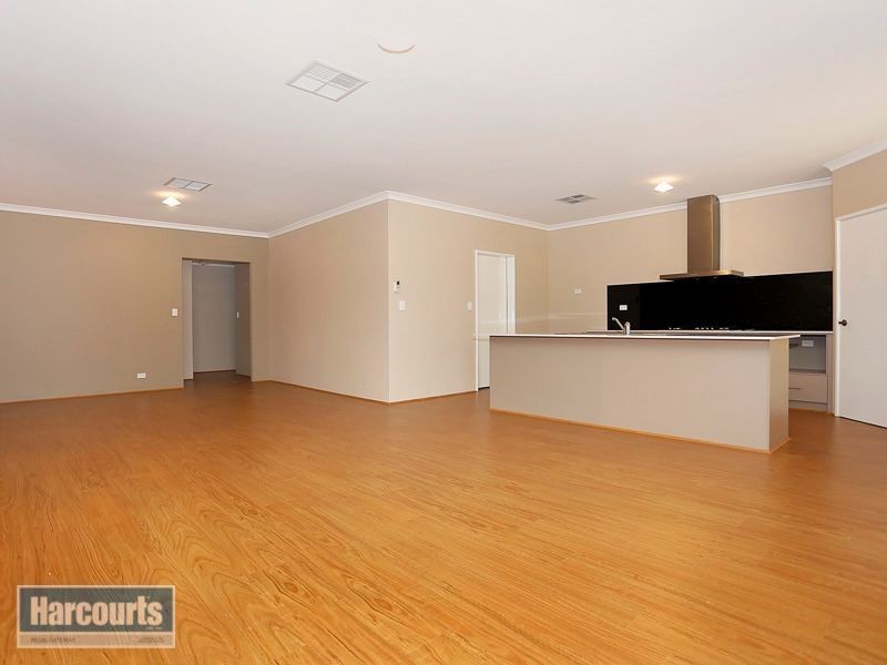 14 Hartz Way, Wandi WA 6167