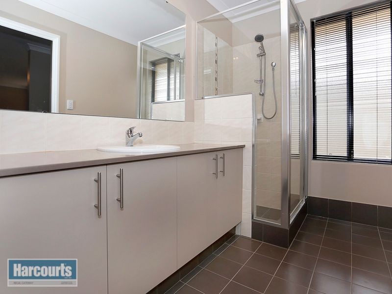 14 Hartz Way, Wandi WA 6167