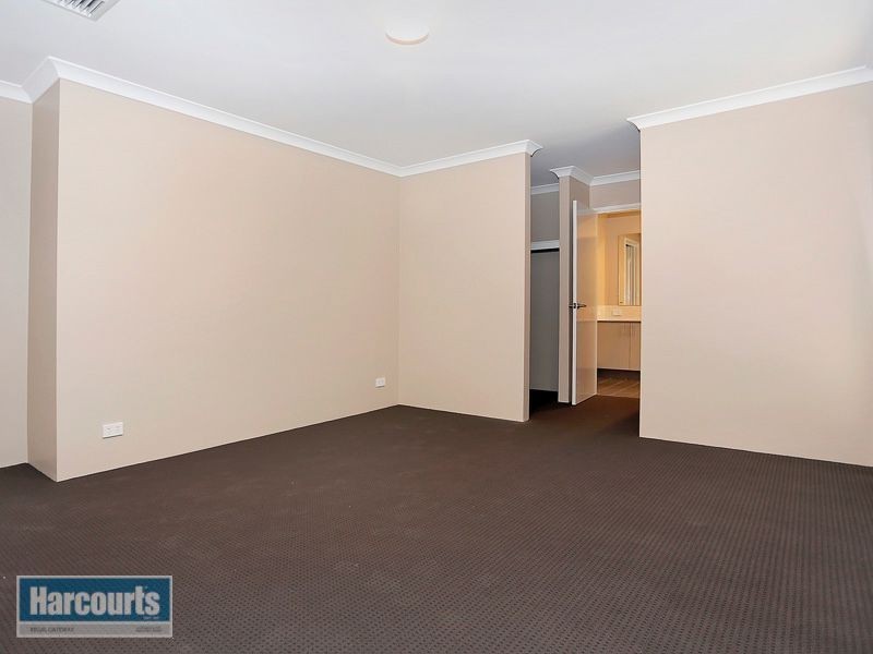 14 Hartz Way, Wandi WA 6167