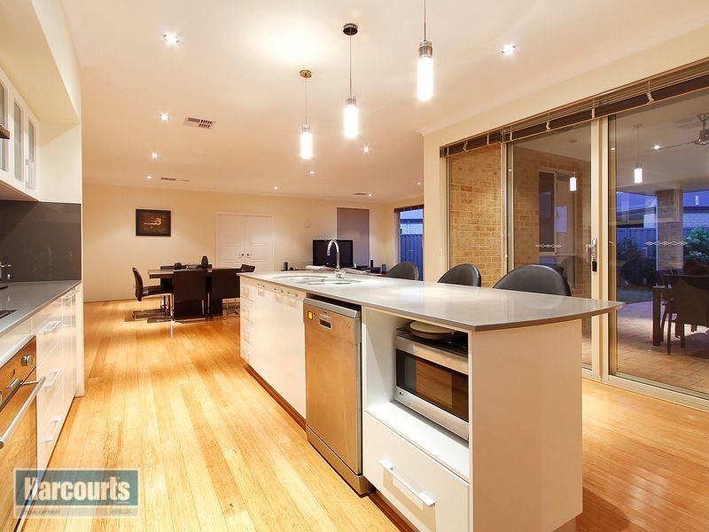 43 Hillhouse way, Piara Waters WA 6112