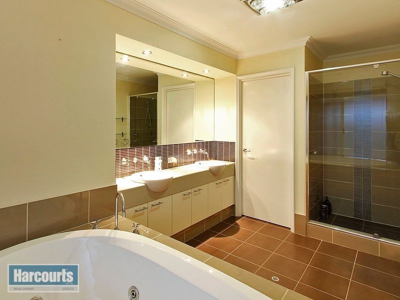 43 Hillhouse way, Piara Waters WA 6112