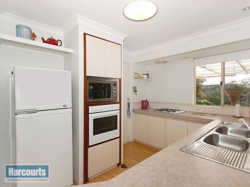 4 Tozer Loop, Atwell WA 6164