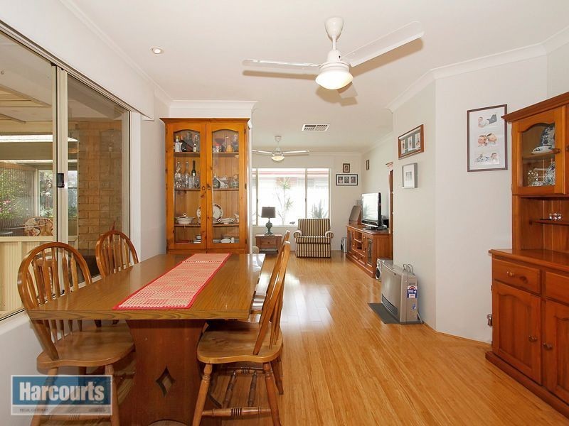 4 Tozer Loop, Atwell WA 6164