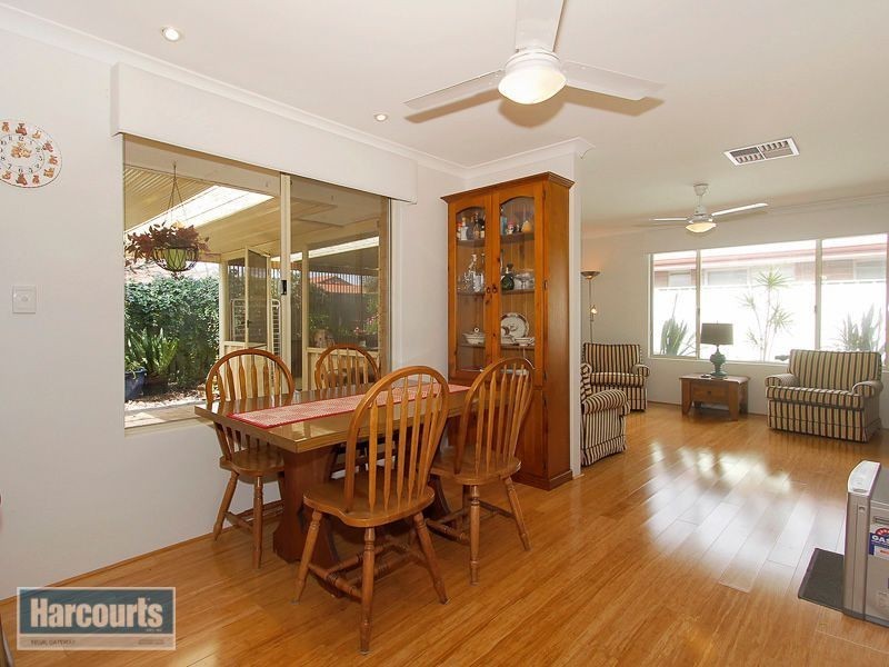 4 Tozer Loop, Atwell WA 6164