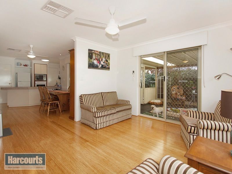 4 Tozer Loop, Atwell WA 6164