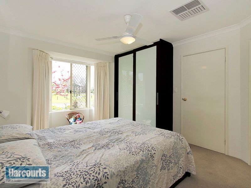 4 Tozer Loop, Atwell WA 6164