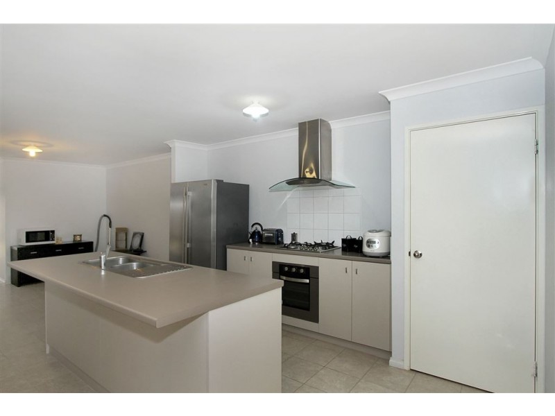 33 Evans Way, Byford WA 6122