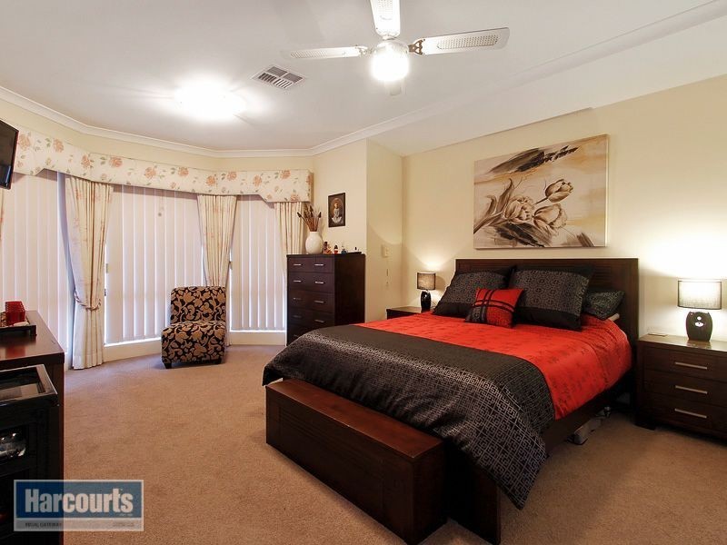 66 Folland Parade, Atwell WA 6164