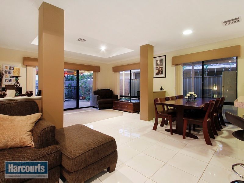 66 Folland Parade, Atwell WA 6164