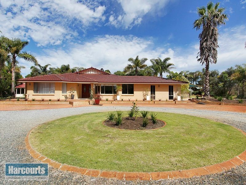 303 Foxton Drive, Oakford WA 6121