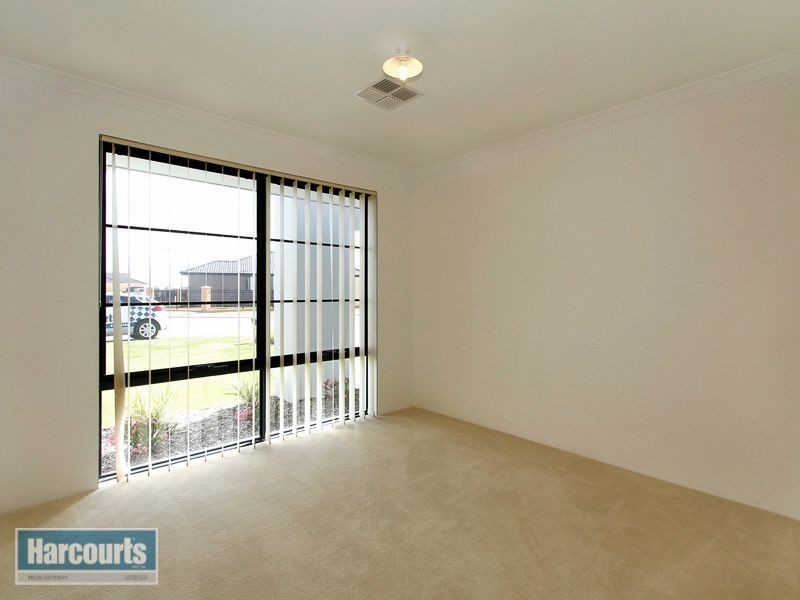 5 Cousins Street, Hammond Park WA 6164