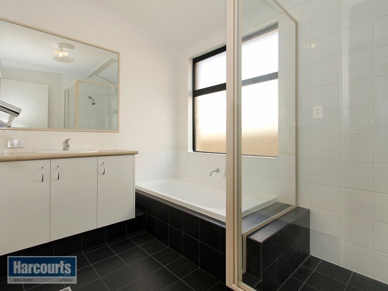 5 Cousins Street, Hammond Park WA 6164