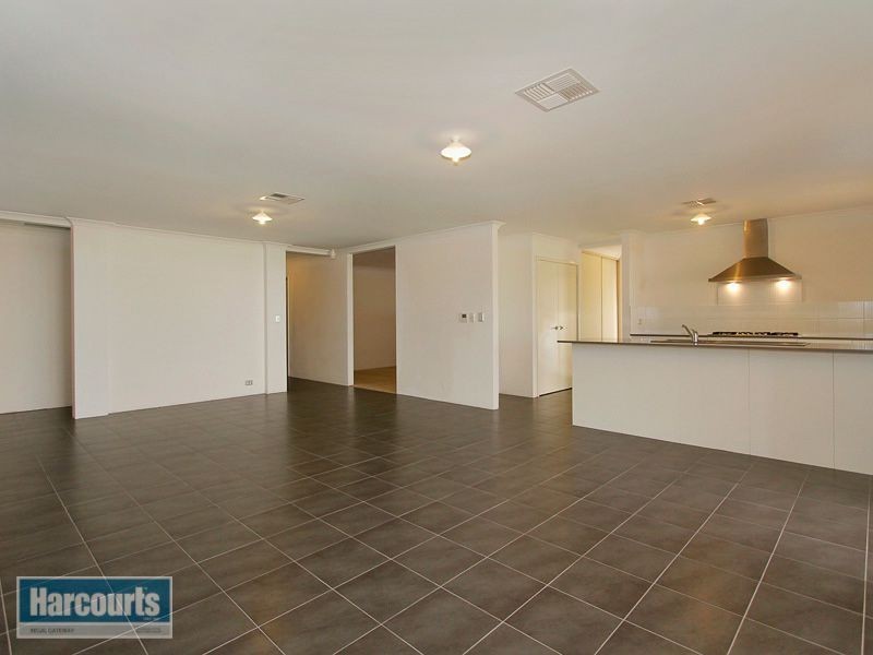 5 Cousins Street, Hammond Park WA 6164