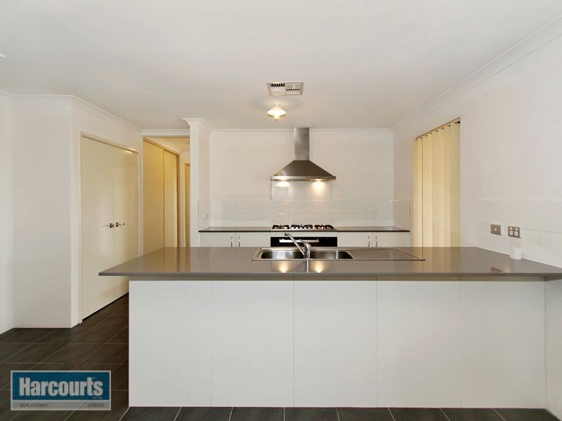 5 Cousins Street, Hammond Park WA 6164
