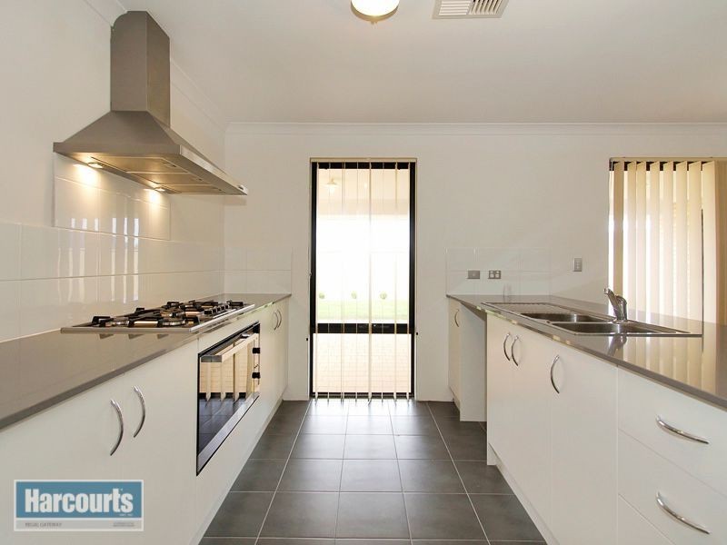 5 Cousins Street, Hammond Park WA 6164