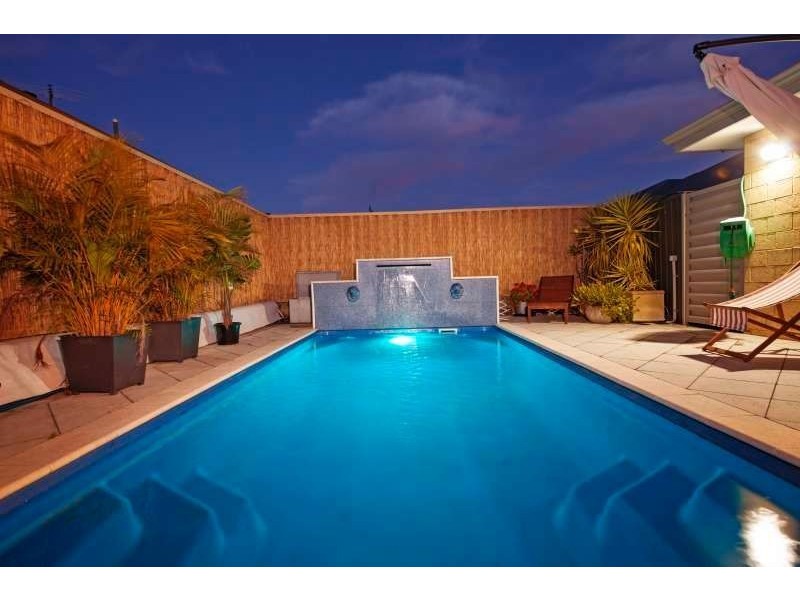 4 Hygeia bend, Atwell WA 6164