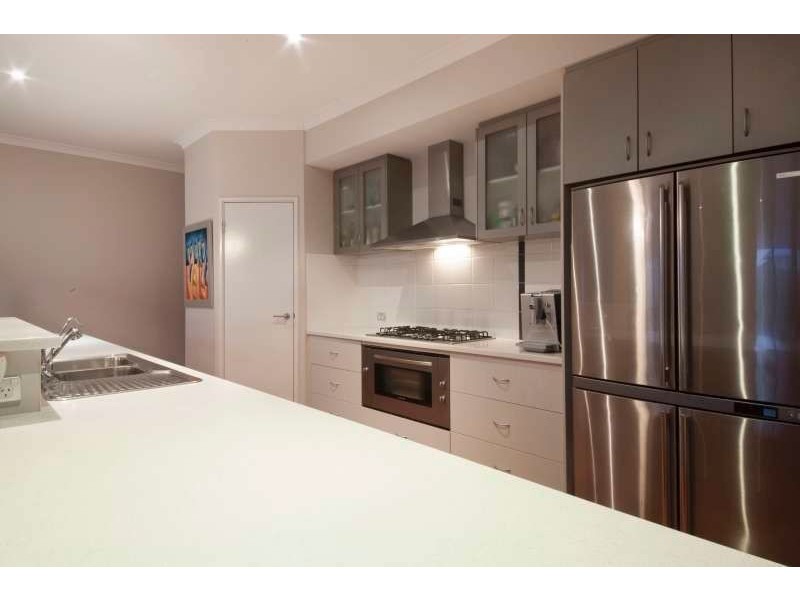 4 Hygeia bend, Atwell WA 6164