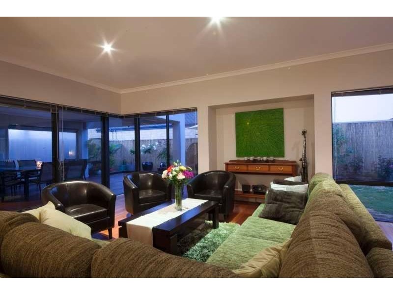 4 Hygeia bend, Atwell WA 6164