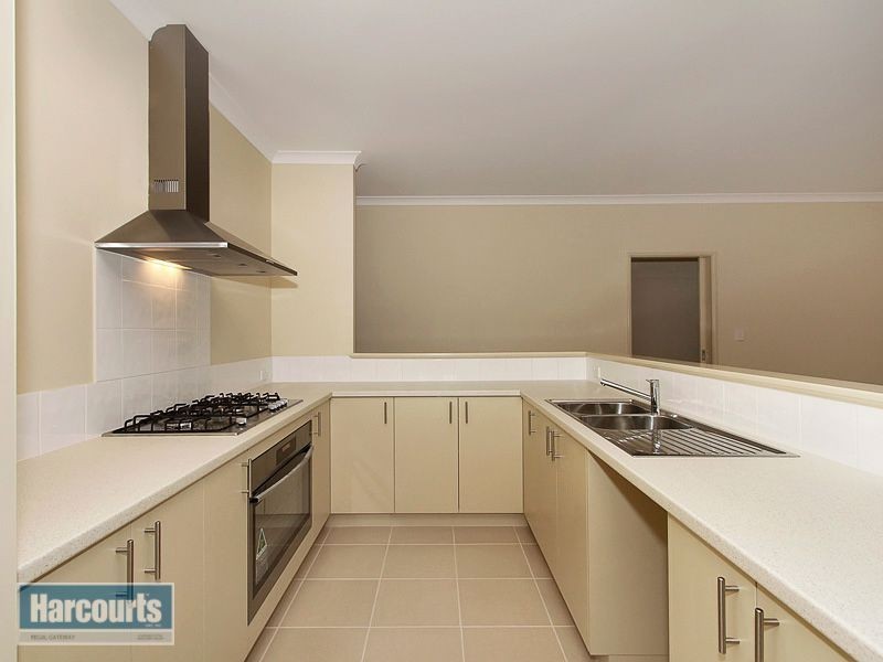 15 Neilson Street, Hammond Park WA 6164