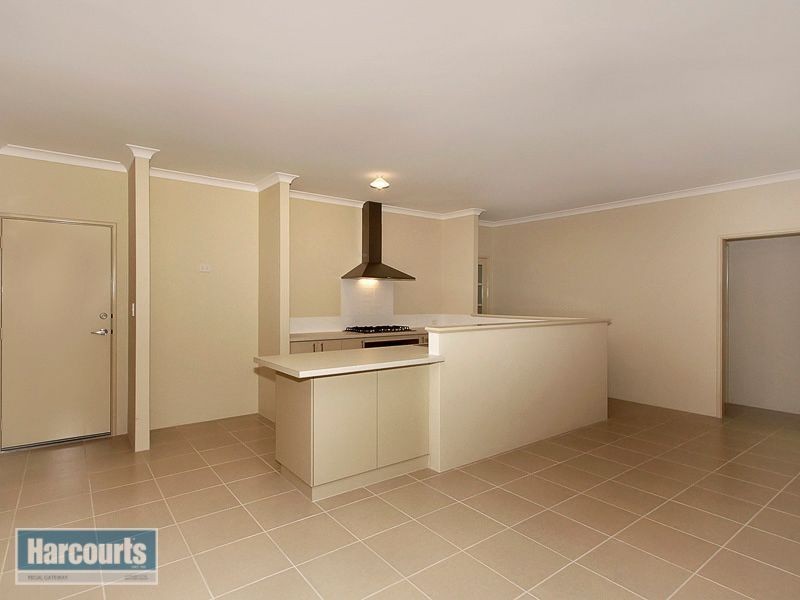 15 Neilson Street, Hammond Park WA 6164