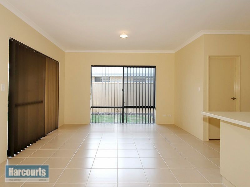 15 Neilson Street, Hammond Park WA 6164