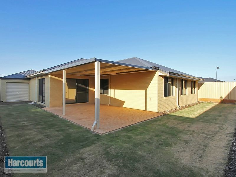 15 Neilson Street, Hammond Park WA 6164