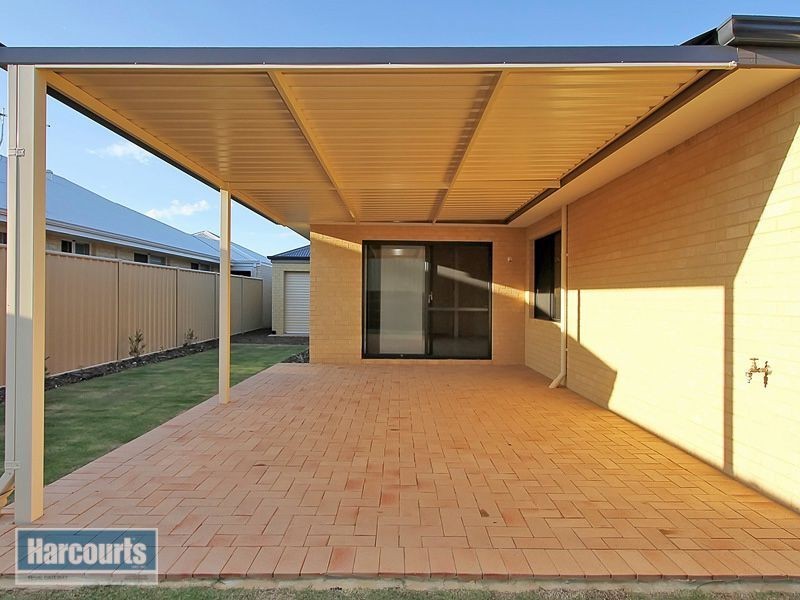 15 Neilson Street, Hammond Park WA 6164