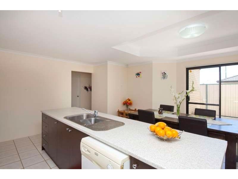 4/17 cotter Loop, Success WA 6164