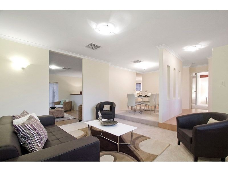 3 O’Farrell Close, Atwell WA 6164