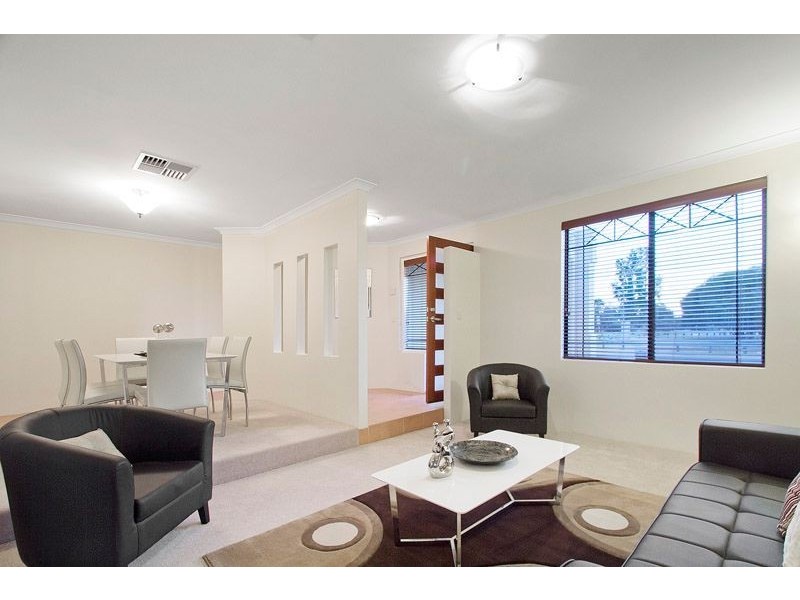 3 O’Farrell Close, Atwell WA 6164